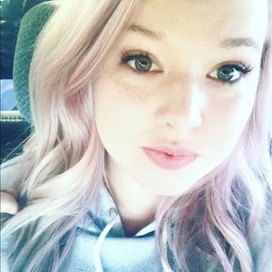 Meet your Posher, Kiana